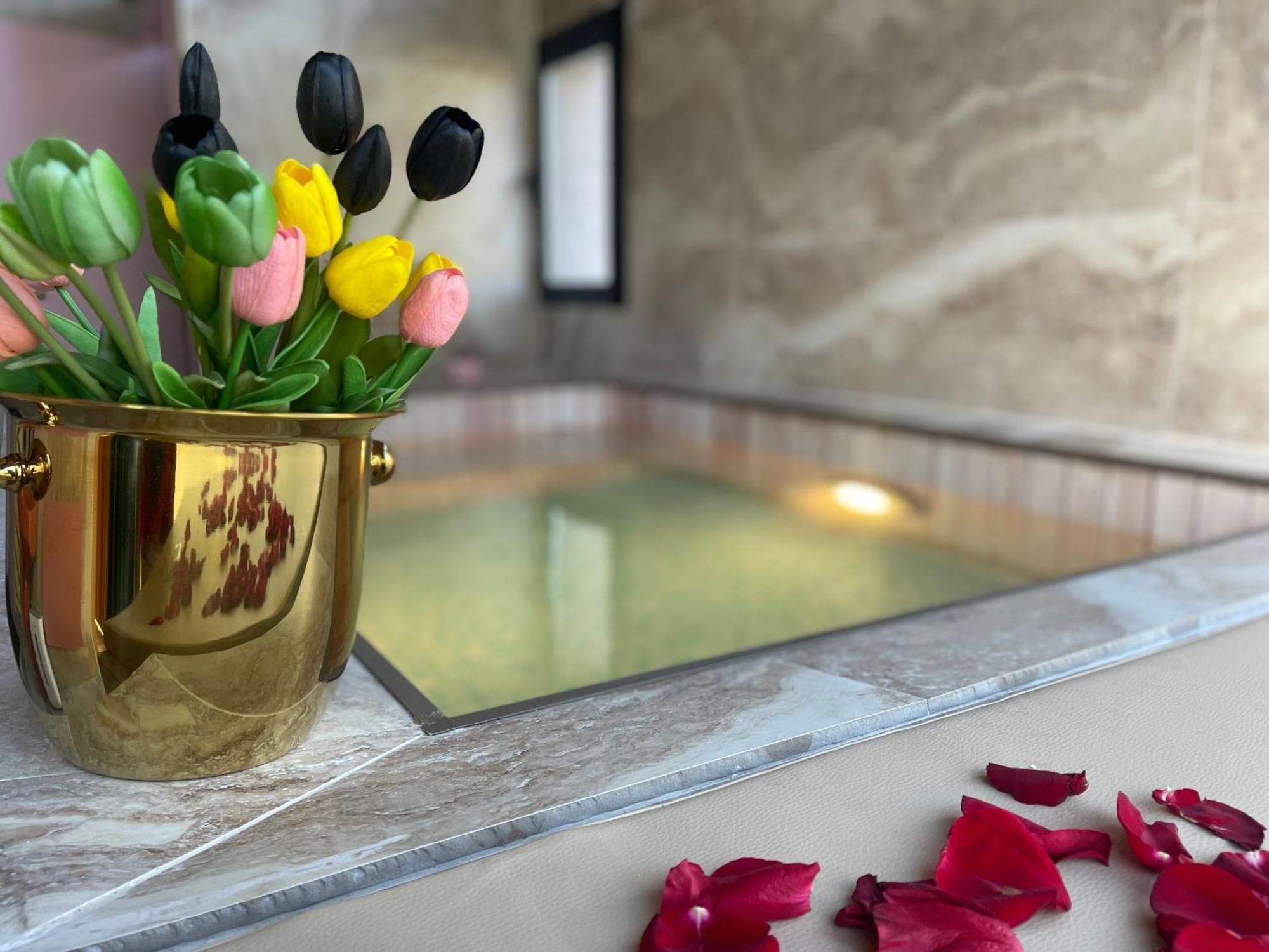 Hearts & Ponies Apartamentos Con Piscinas Privadas Cerca De La Warner ชินชอน ภายนอก รูปภาพ