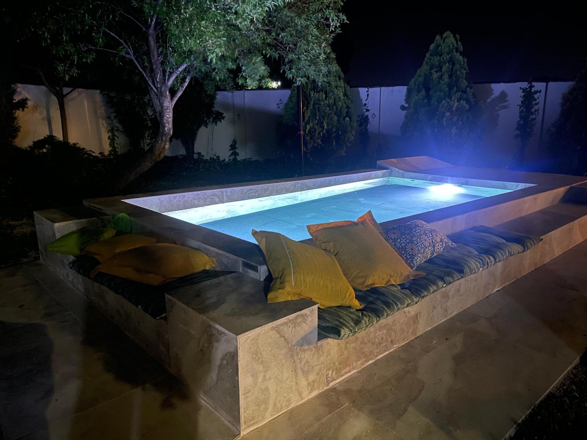 Hearts & Ponies Apartamentos Con Piscinas Privadas Cerca De La Warner ชินชอน ภายนอก รูปภาพ