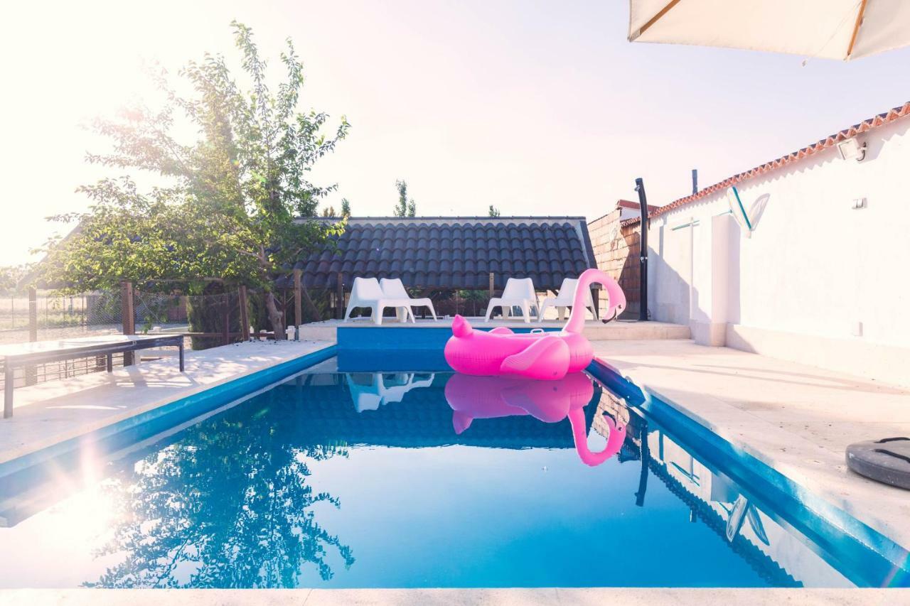 Hearts & Ponies Apartamentos Con Piscinas Privadas Cerca De La Warner ชินชอน ภายนอก รูปภาพ