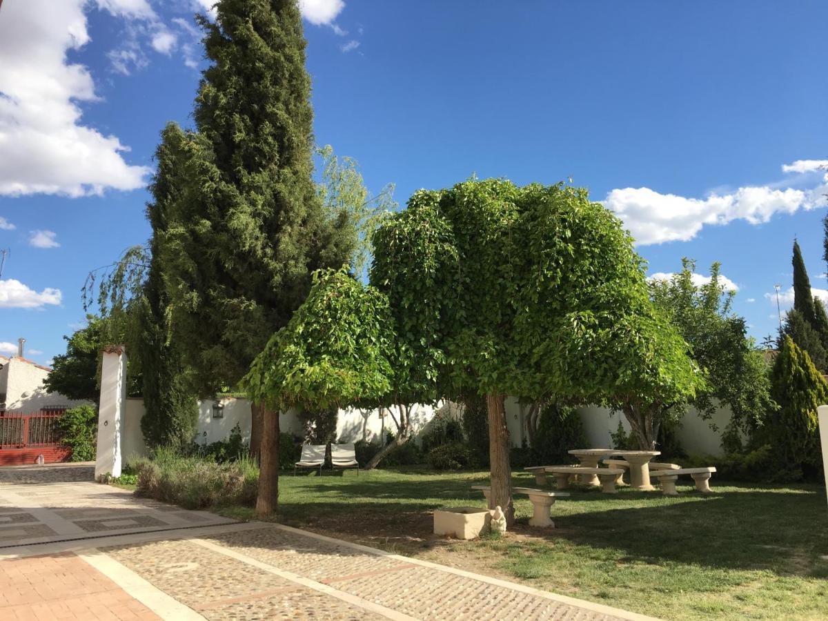 Hearts & Ponies Apartamentos Con Piscinas Privadas Cerca De La Warner ชินชอน ภายนอก รูปภาพ